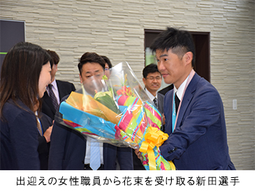 ニュース＆トピックス　パラリンピック・金銀の新田選手が表敬訪問