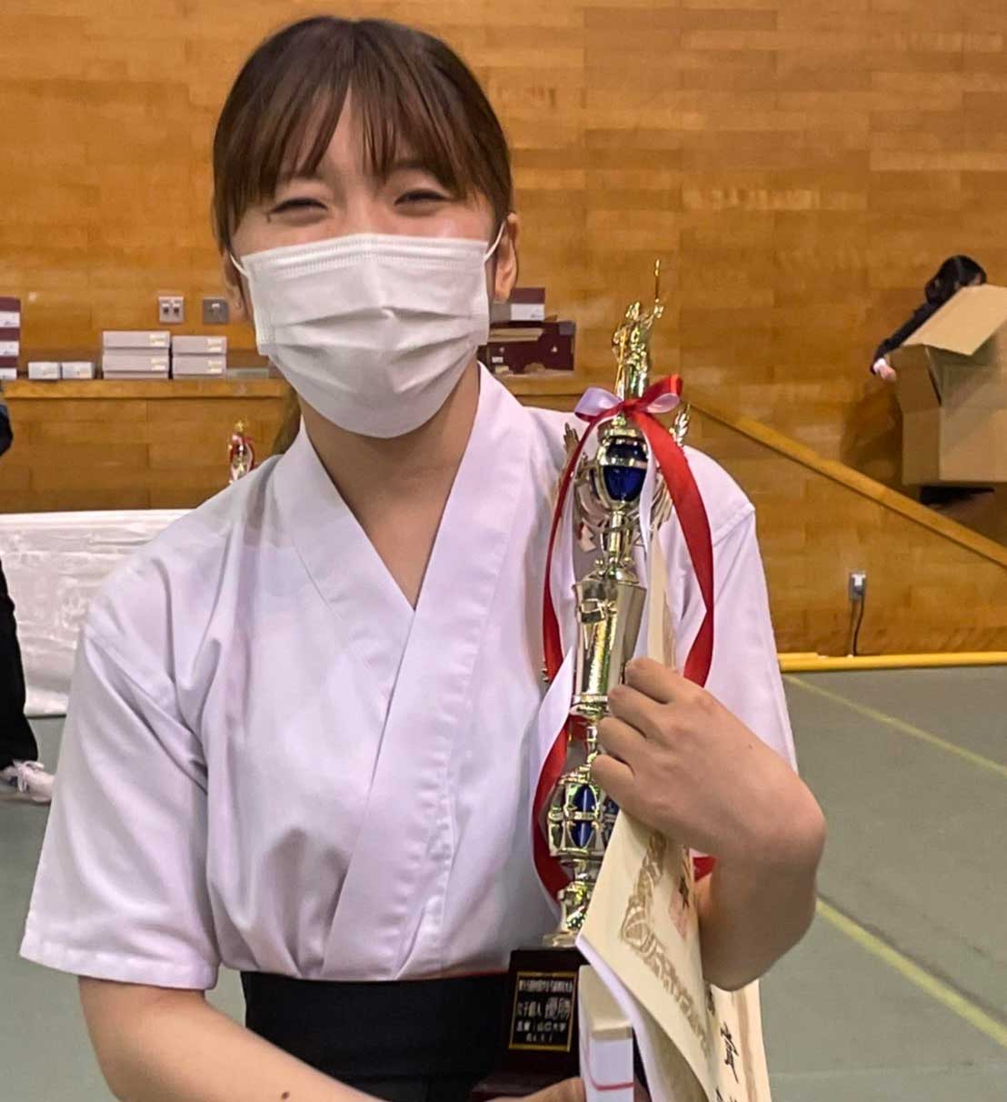 中国学生弓道で建築学科の藤田選手が見事、優勝！