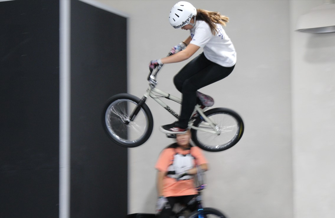 高校BMX選手権プレ大会開催／理大生もボランティアでサポート