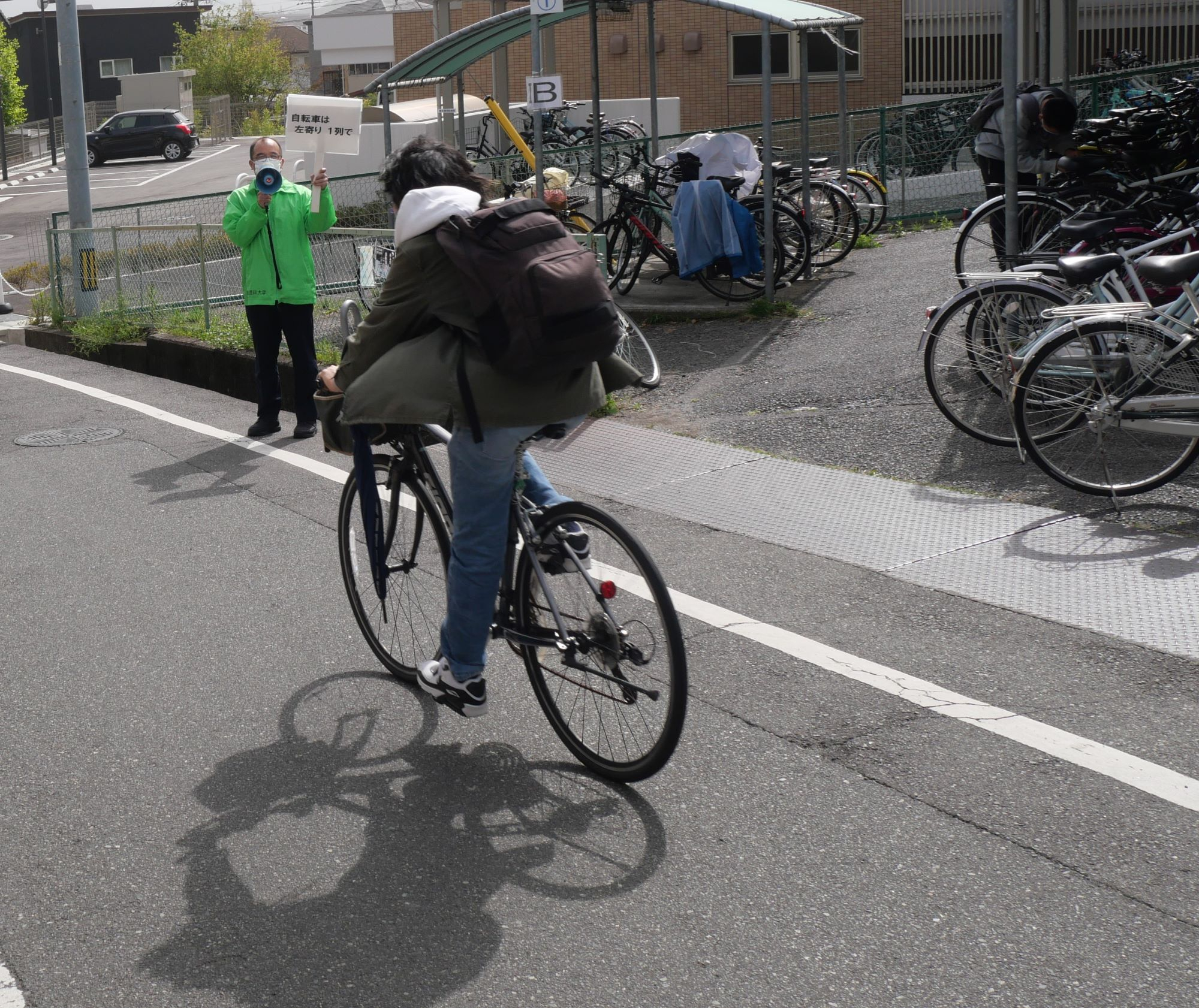 新年度スタートに合わせ自転車マナー指導始まる