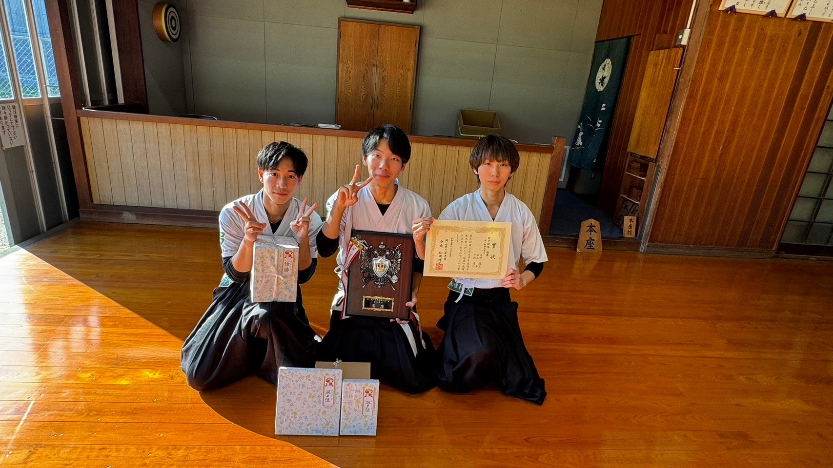 男子団体で初優勝/体育局弓道部