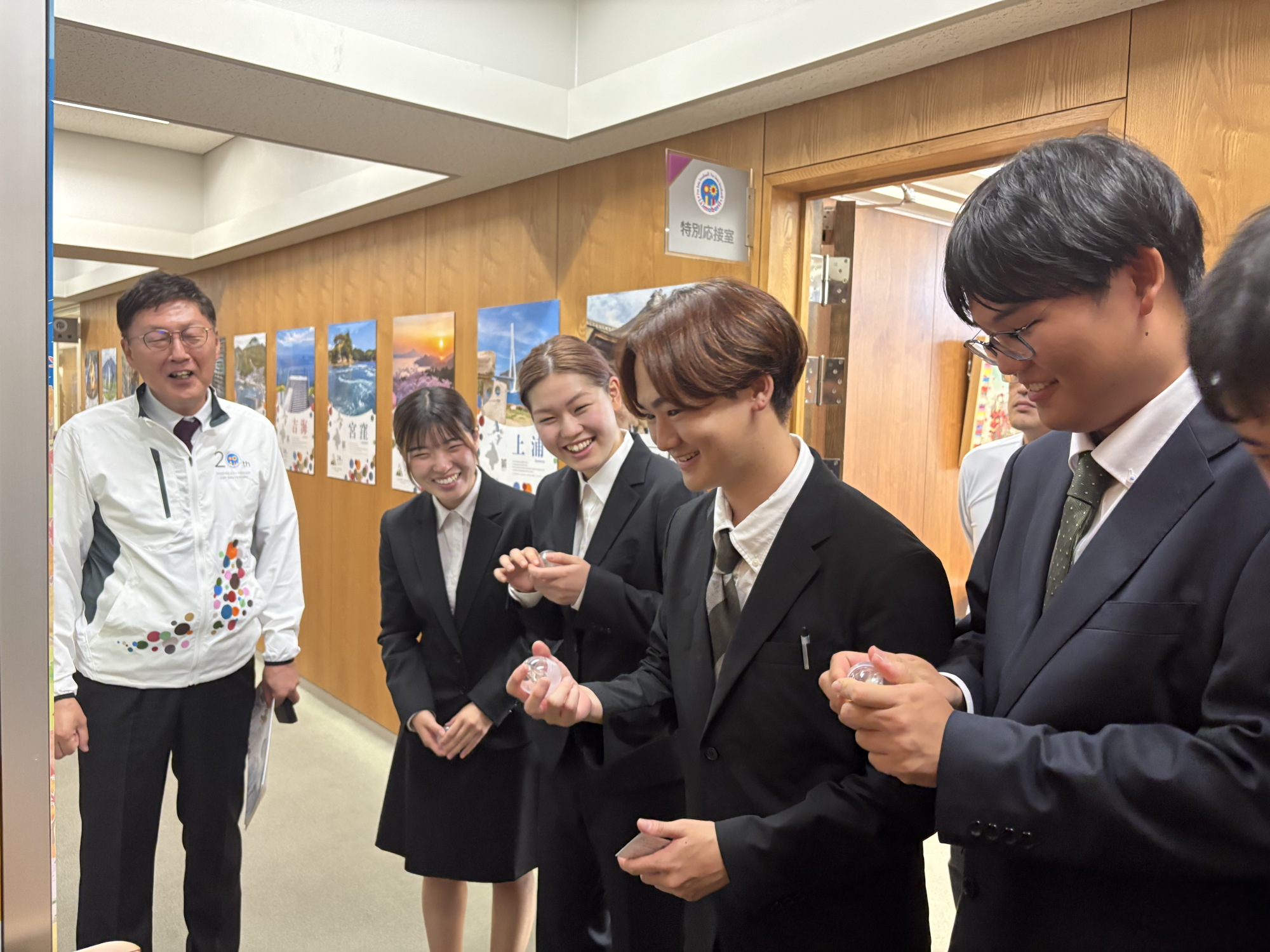 第7回ゆめいこい祭（大学祭）実行委員が今治市・今治市教育委員会へ表敬訪問（今治キャンパス）