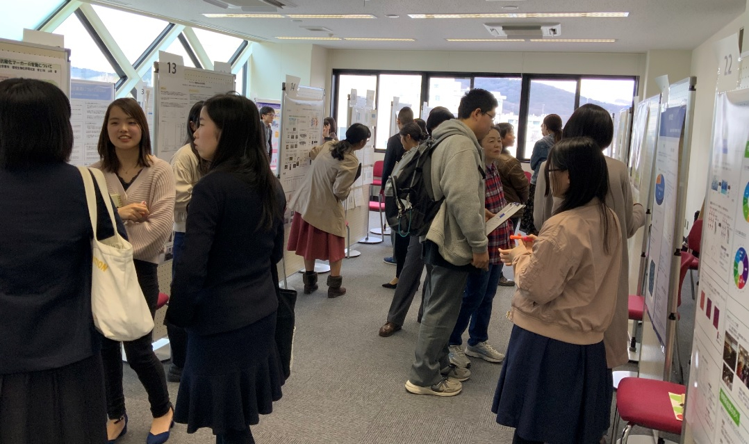 女子学生フォーラム開催 リカジョCafeで40人が交流