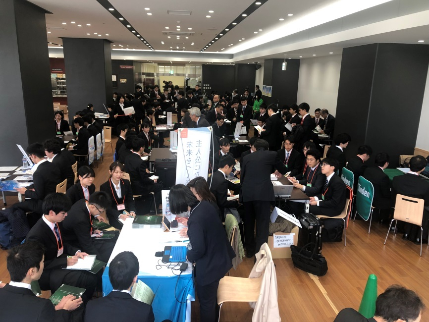 求人社数、理大で初の1万社突破　理系学生ひっぱりだこ！