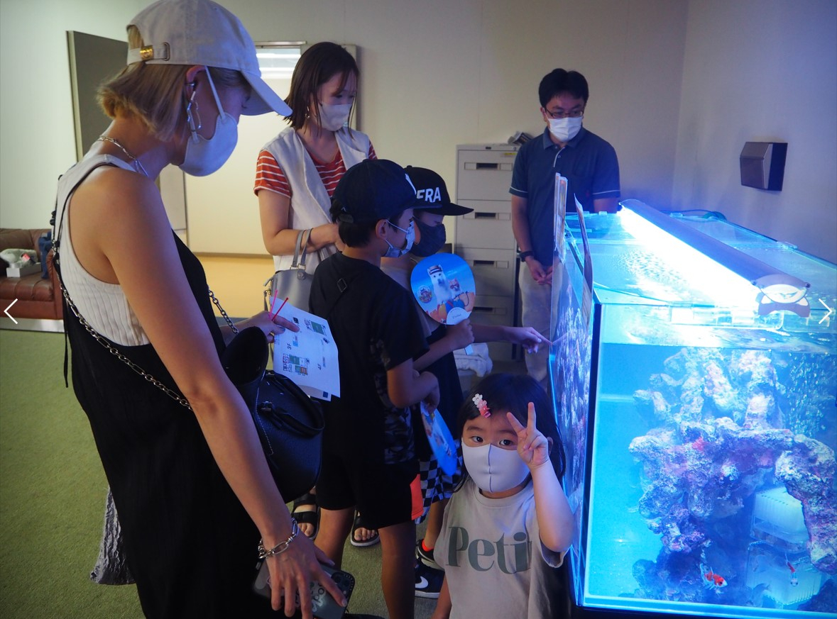 好適環境水や科学ボランティアショーに歓声／びんごキッズラボ開催
