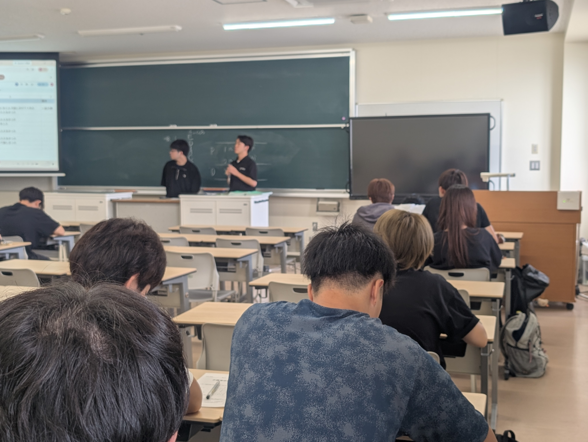 探究ゼミⅡ（2年生）の授業風景を紹介します！