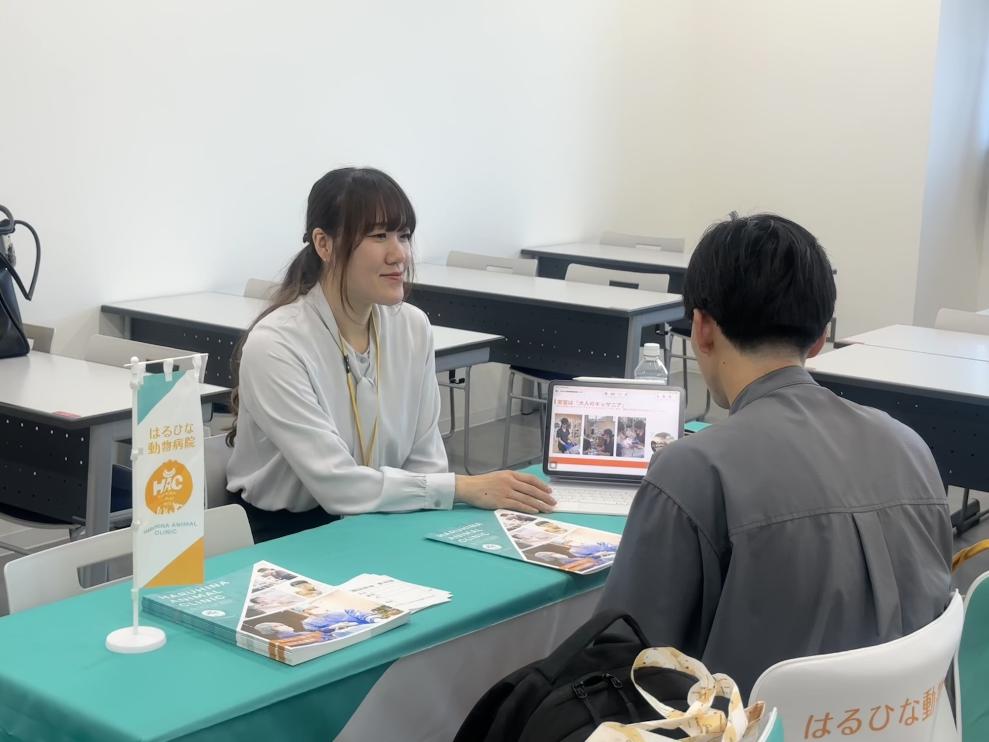 四国地区小動物病院［8病院］による学内個別就職説明会を開催（今治キャンパス）