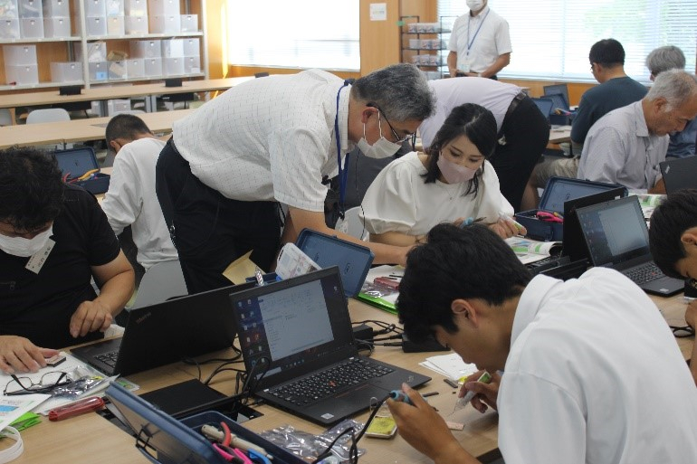 農林水産DXセミナーに30人参加/無線送信式温度・湿度計、土壌水分計を製作