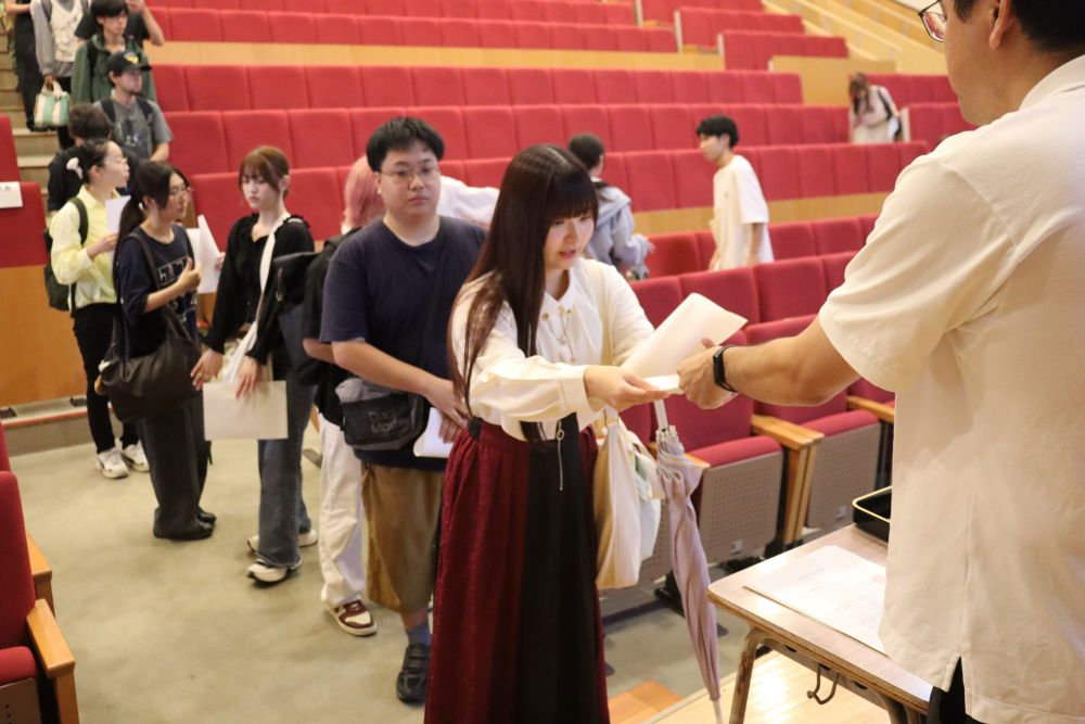 2026年度の学業特待生230人に認定書授与