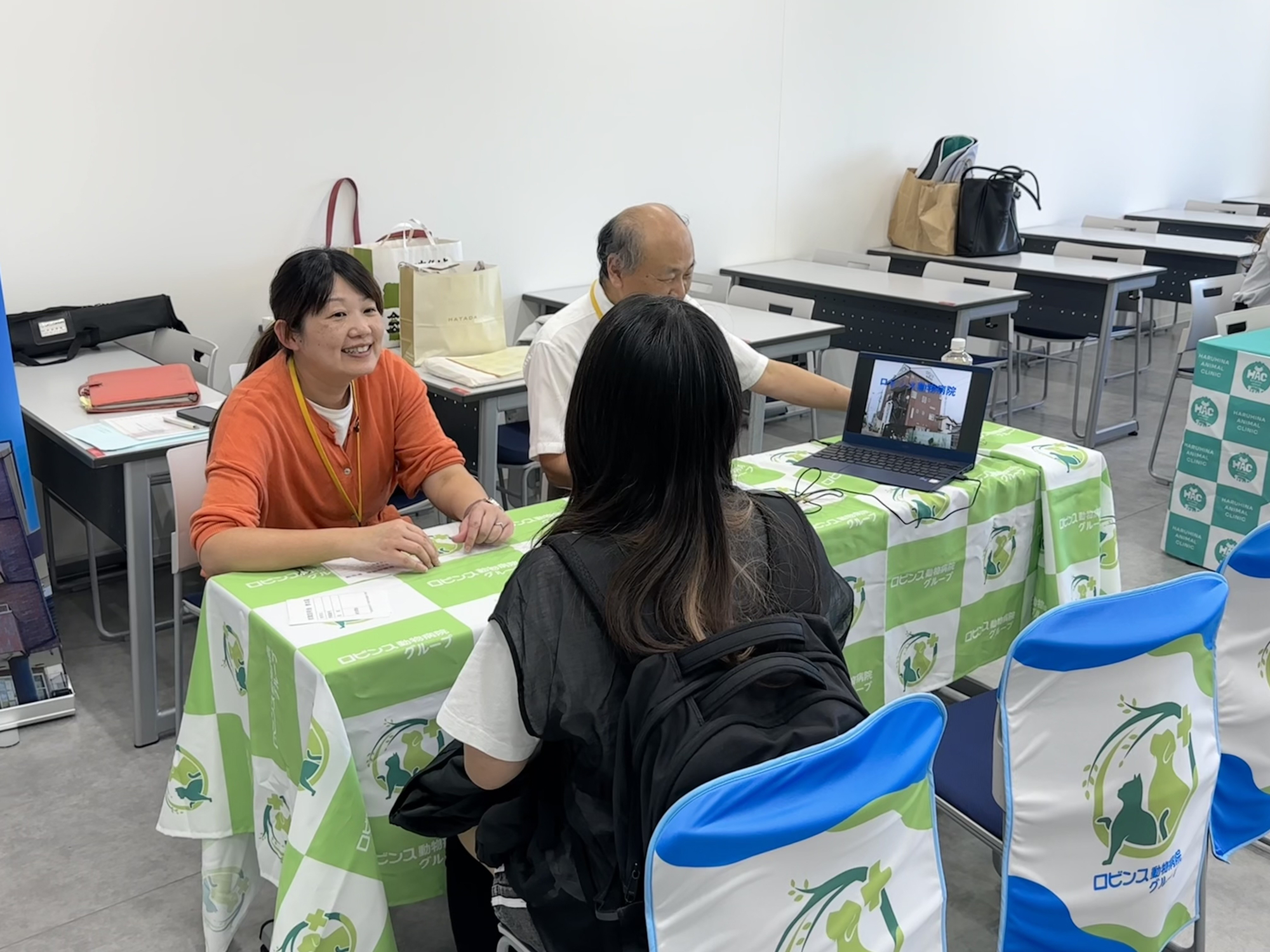 四国地区小動物病院［8病院］による学内個別就職説明会を開催（今治キャンパス）