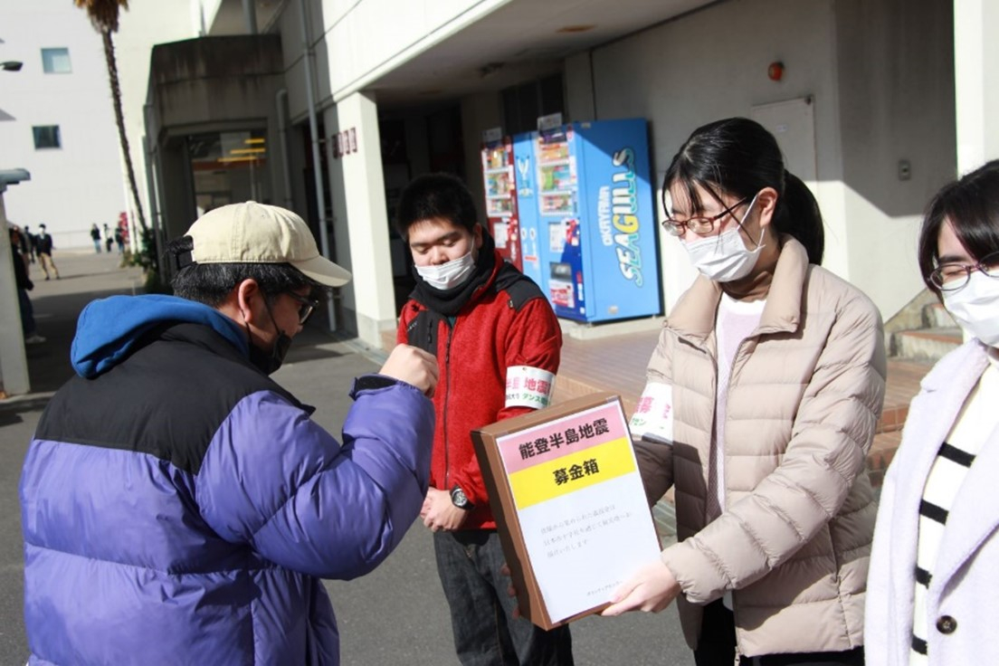 学生たちが集めた「能登半島地震」義援金17万円を日赤に寄託