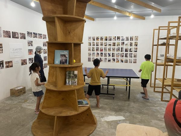 土曜夜市で賑わう「岡山TONKAN」