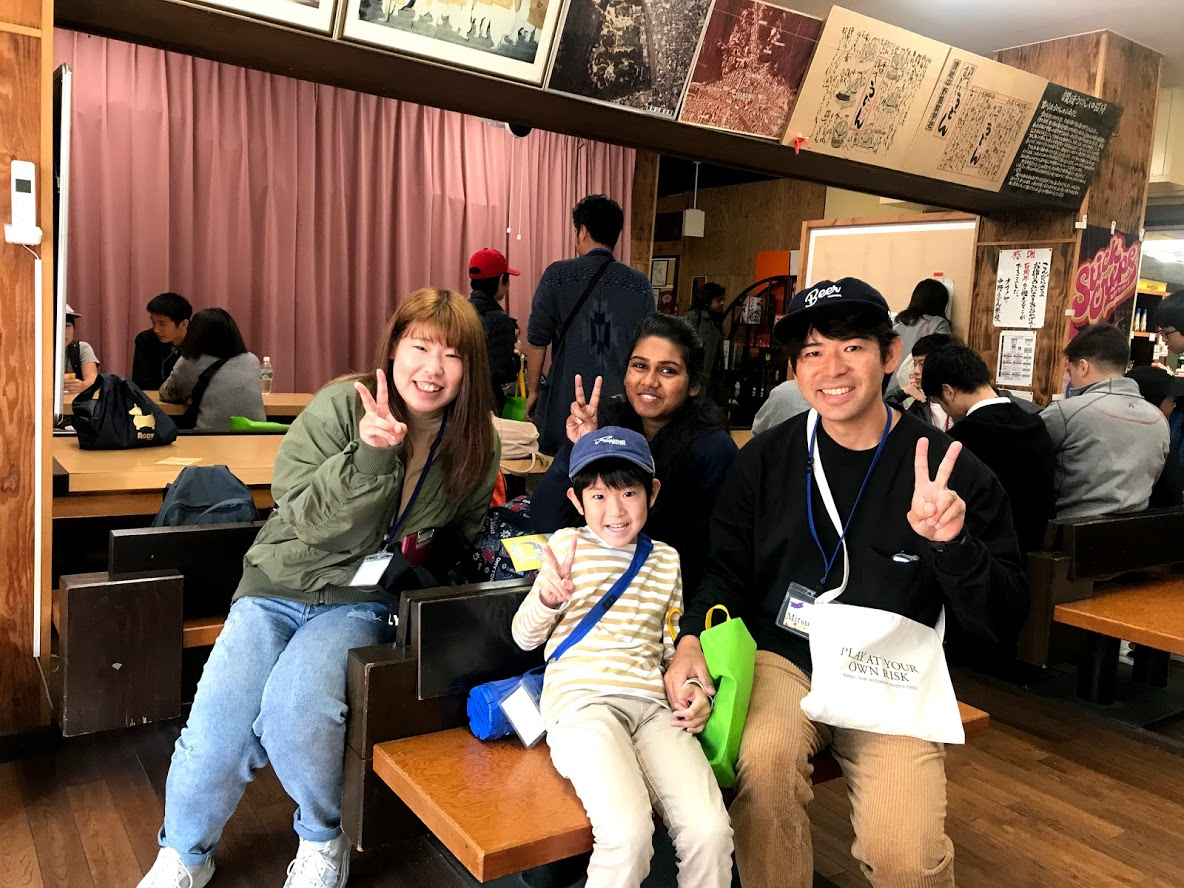 国際交流バスツアーでうどん作りに挑戦！　グローバル教育センター