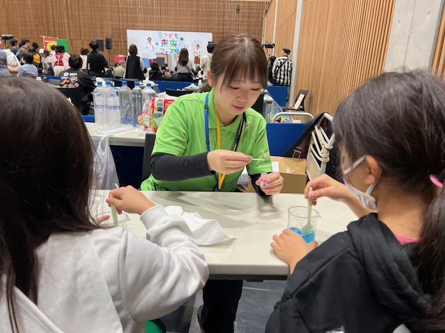 福山市の「子ども未来フェスタ」 1900人でにぎわう
