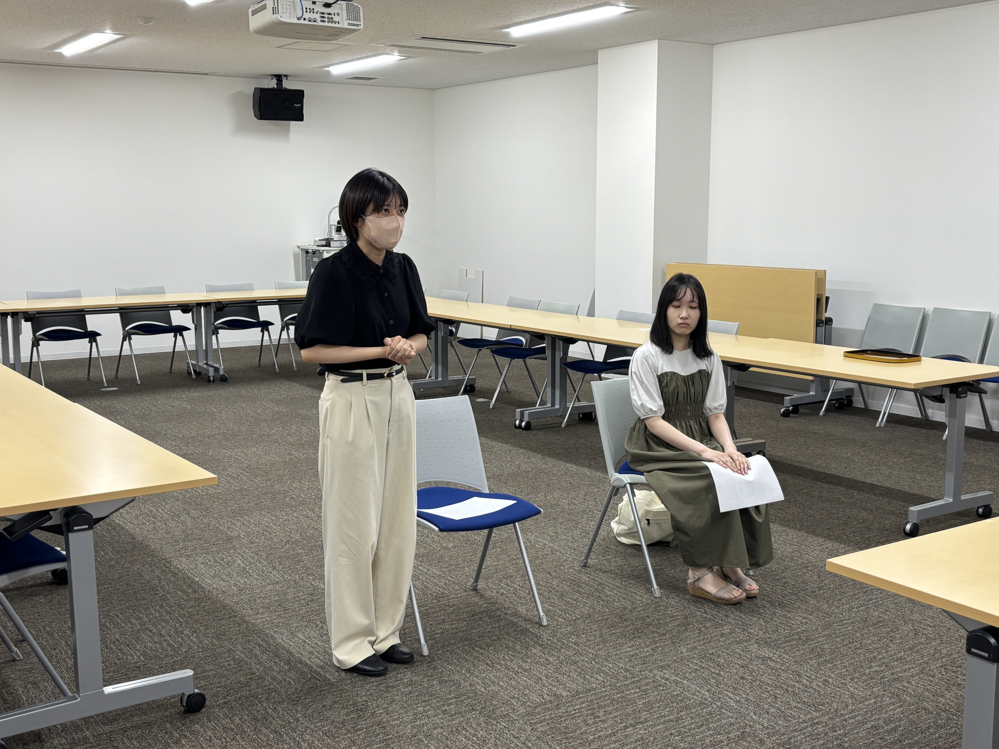 「髙居百合子獣医学奨学財団 奨学金決定通知交付式」を開催（今治キャンパス）