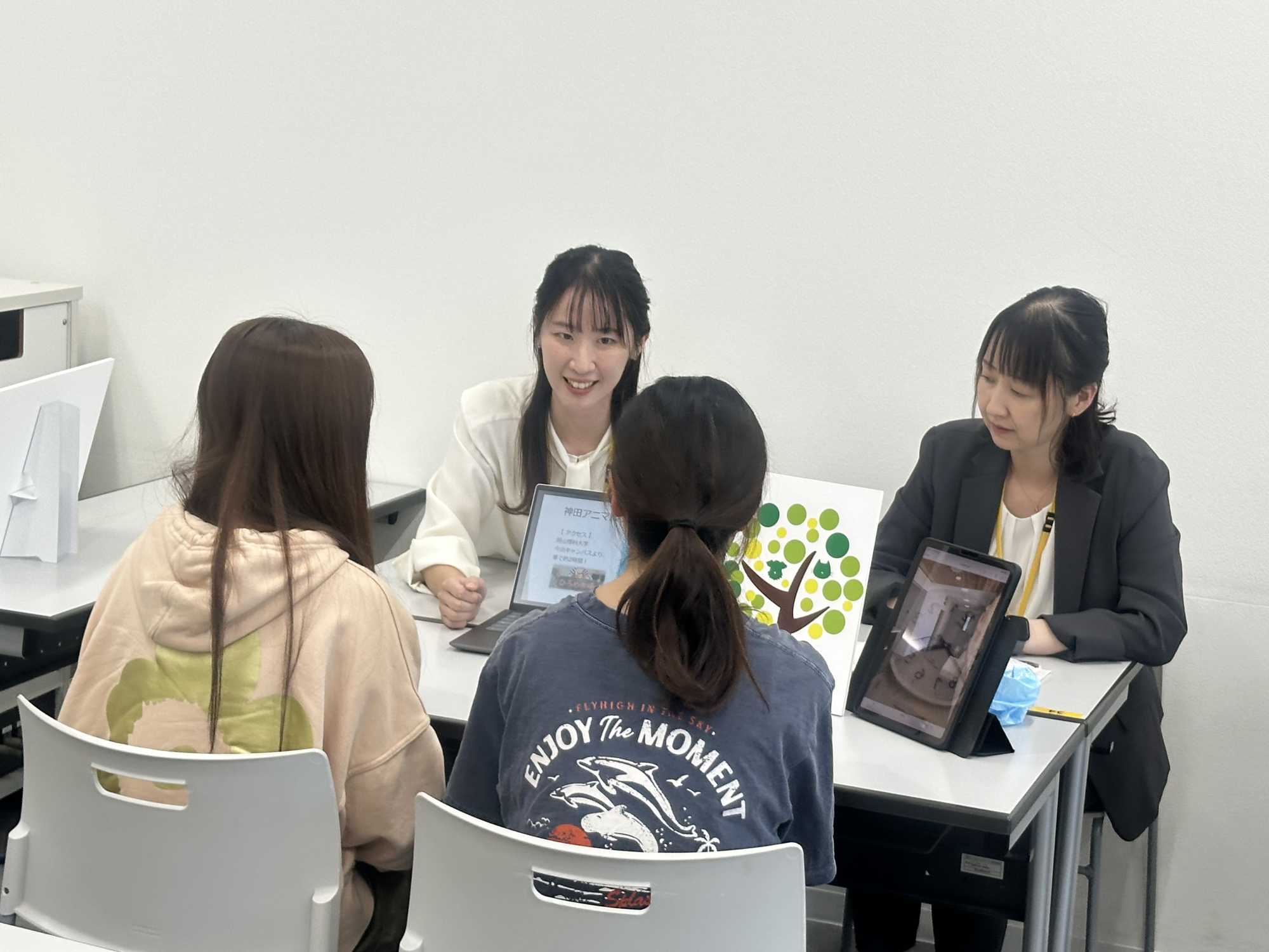 四国地区小動物病院［8病院］による学内個別就職説明会を開催（今治キャンパス）