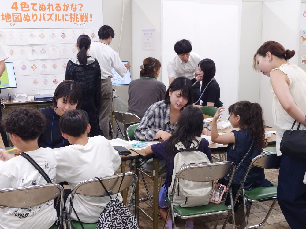 理大が岡山高島屋で「ワクワクサイエンス2026」/1100人が科学の楽しさ学ぶ