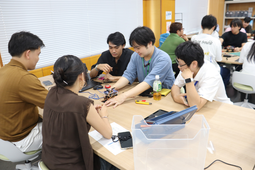 Okayama University of Science and Mapúa University Students Deepen Friendship Through Robot Contest