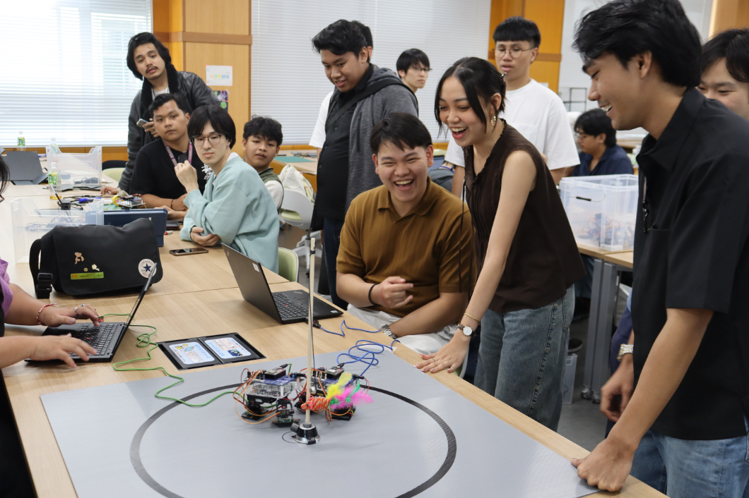 Okayama University of Science and Mapúa University Students Deepen Friendship Through Robot Contest
