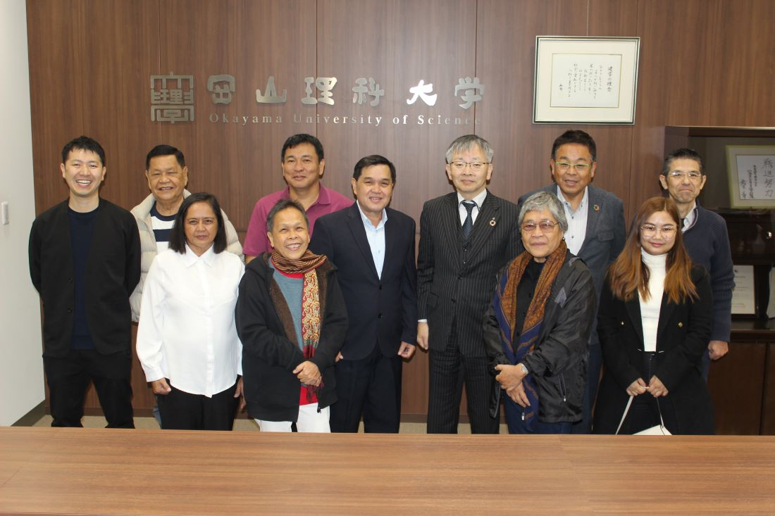 Mayor of Cebu Island, Philippines, Visits Land-based Aquaculture Facilities